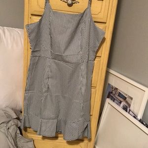 Zawful checkered dress with ruffles at the bottom